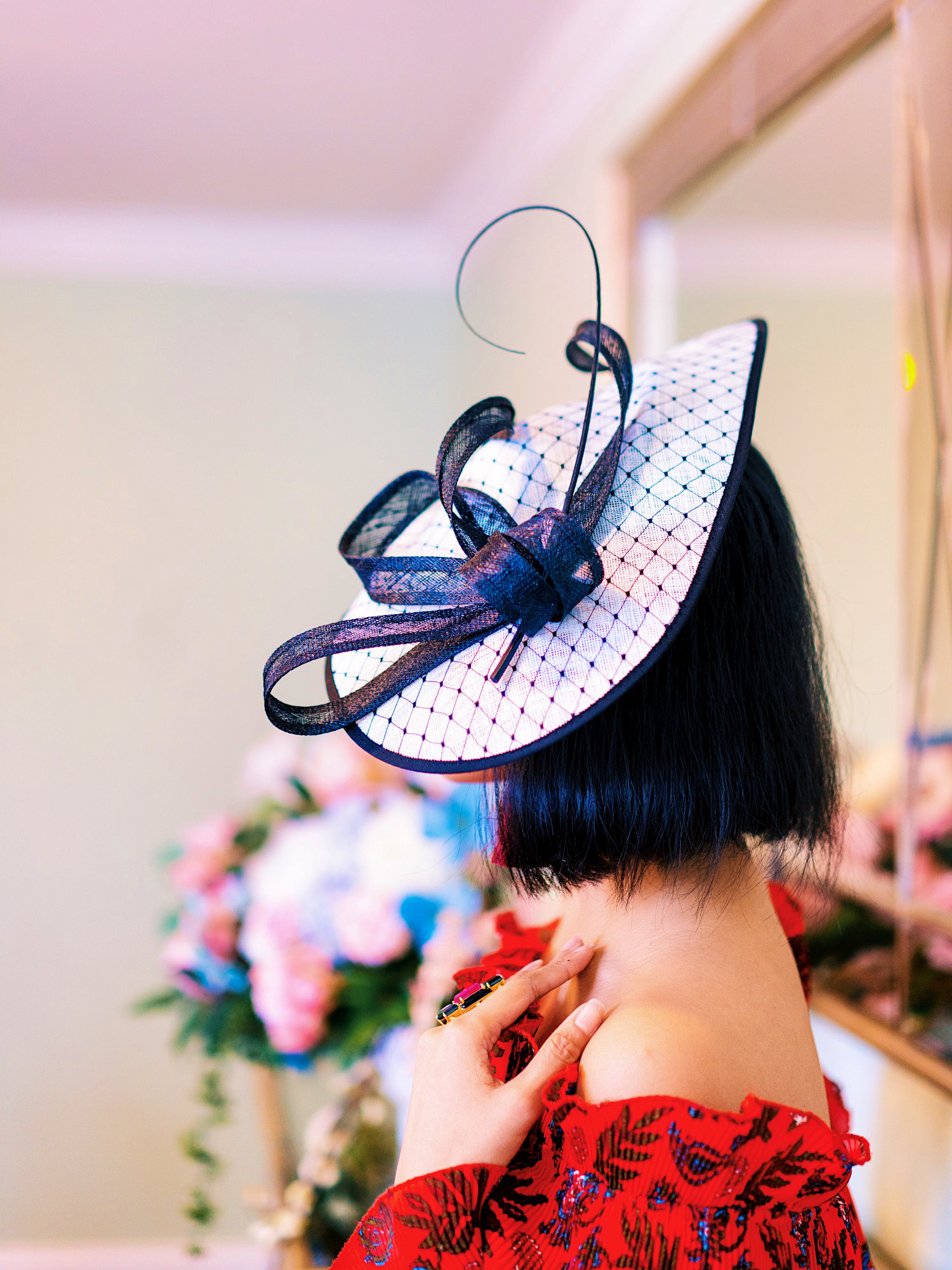 side view of giovannio disc hat for spring/summer events