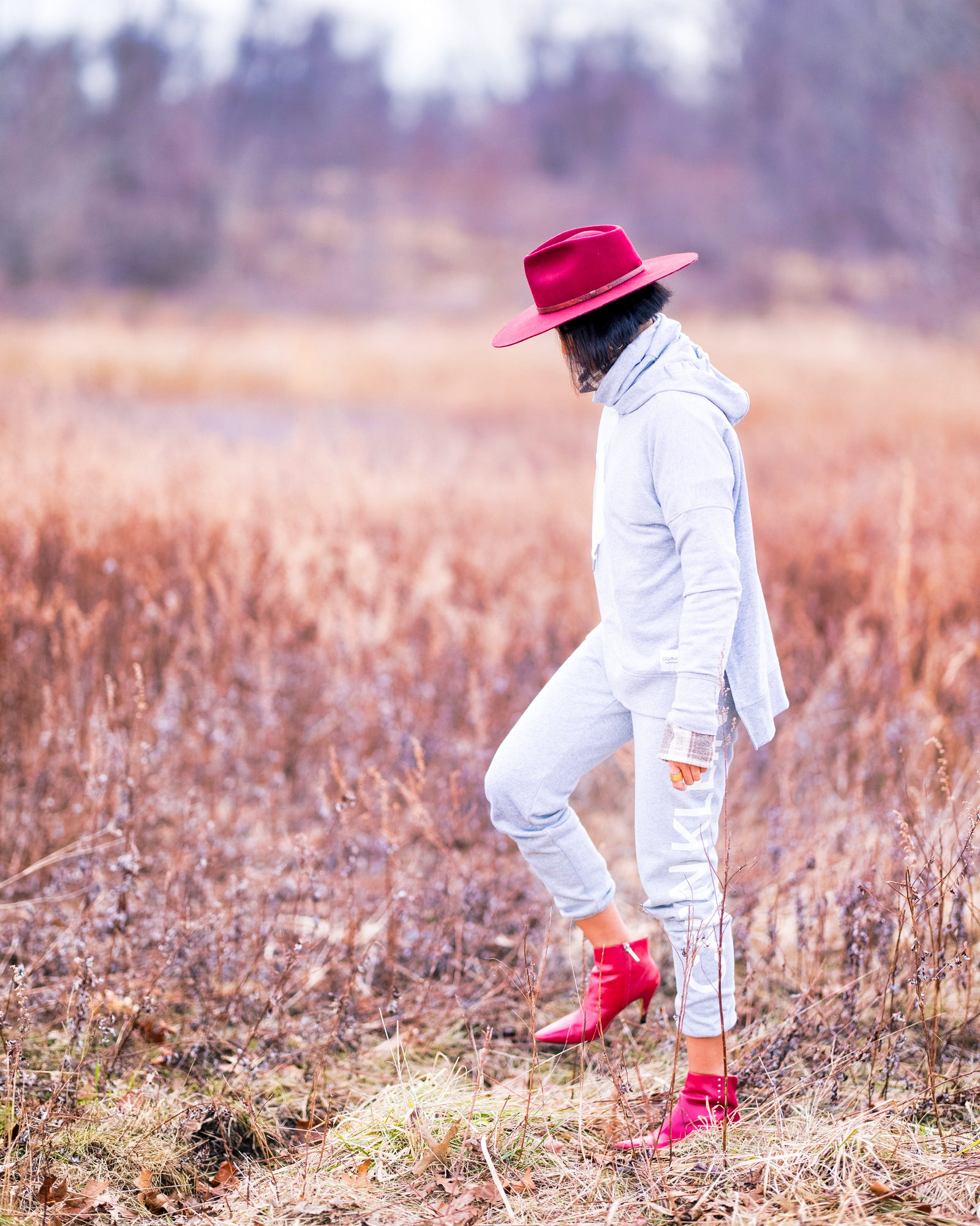 nanphanita jacob is strolling in new jersey with Giovannio  cinnabar hat